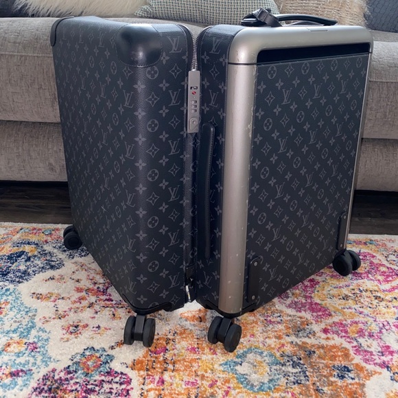 Horizon 55 Hard-sided Luggage - Picture 8 of 8